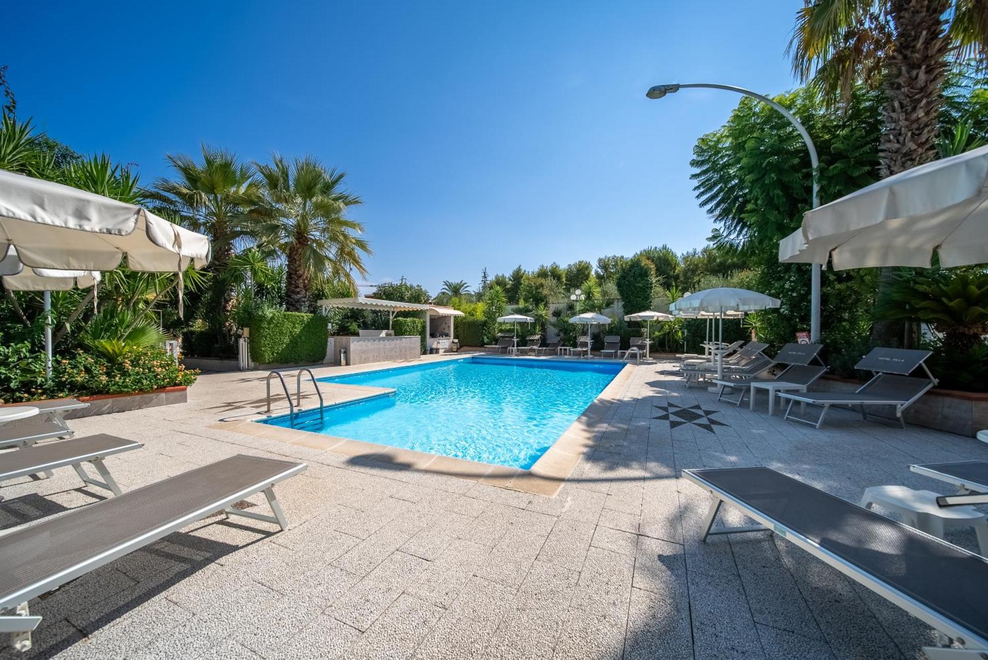 Hotel Villa Bisceglie Exterior photo