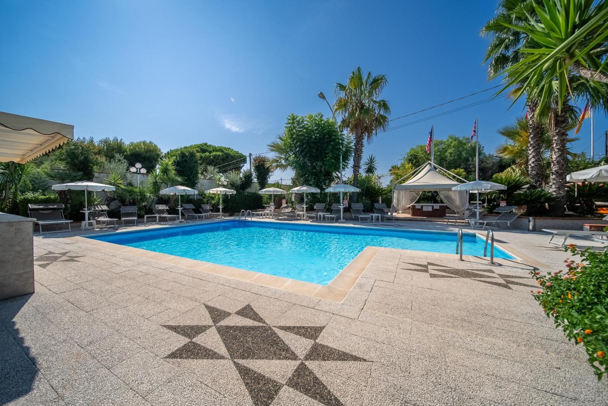 Hotel Villa Bisceglie Exterior photo